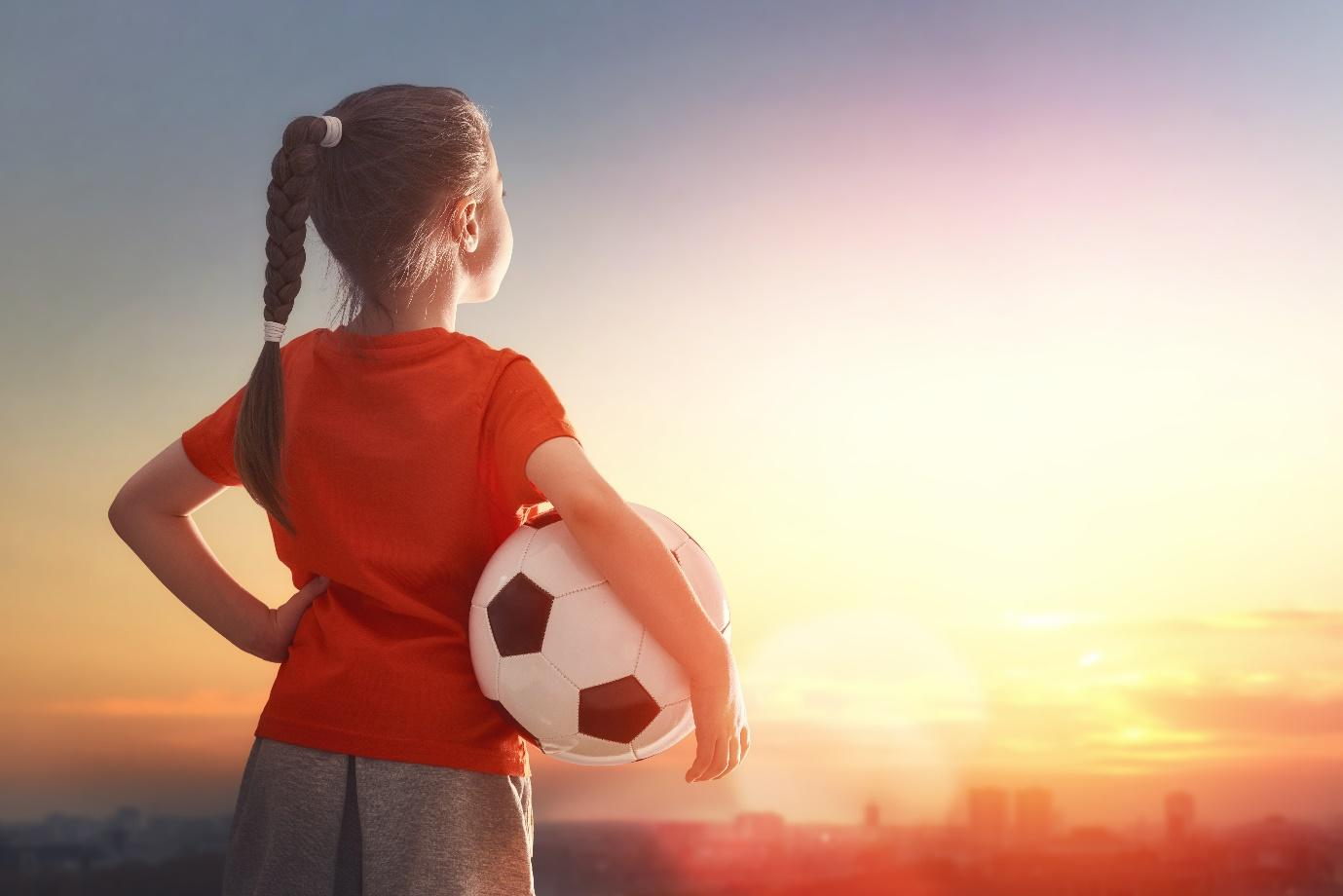 How to Choose Gifts for a Football-Mad Girl